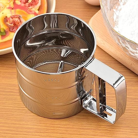 ECOMNEST'S Stainless Steel Flour Sieving Cup.