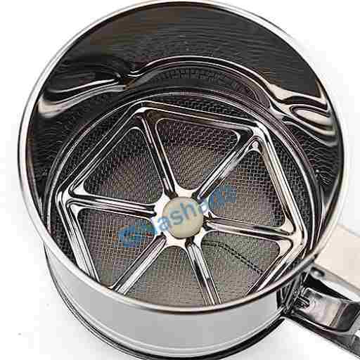 Handheld Flour Strainer